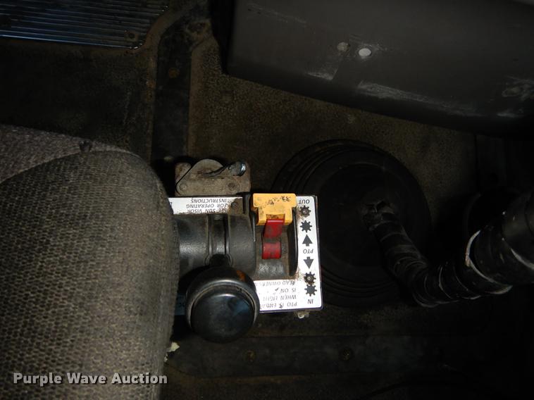 image for item J5605 2001 Mack CH613 semi truck