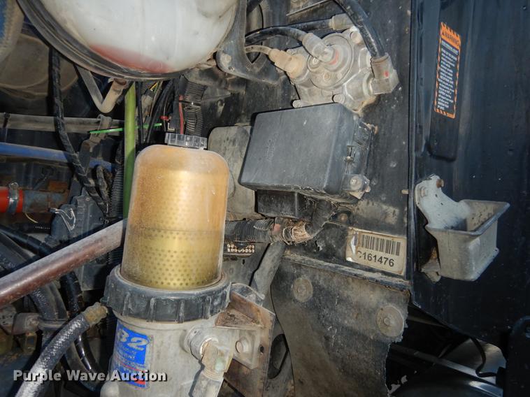 image for item J5605 2001 Mack CH613 semi truck