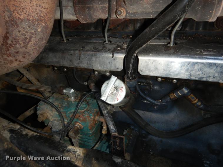 image for item J5605 2001 Mack CH613 semi truck