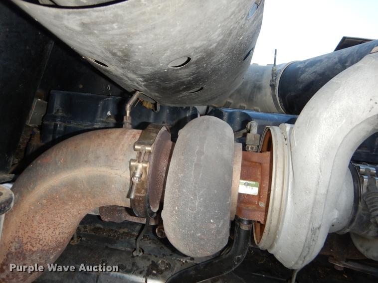 image for item J5605 2001 Mack CH613 semi truck