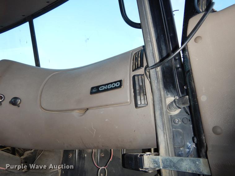 image for item J5605 2001 Mack CH613 semi truck