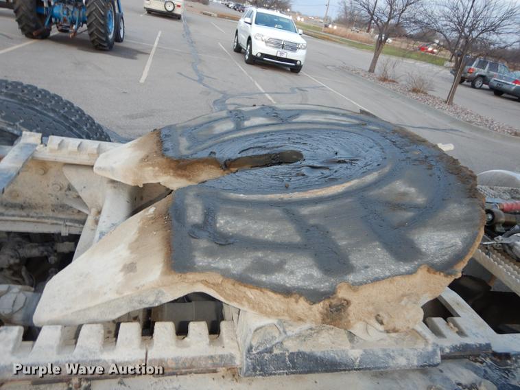 image for item J5605 2001 Mack CH613 semi truck