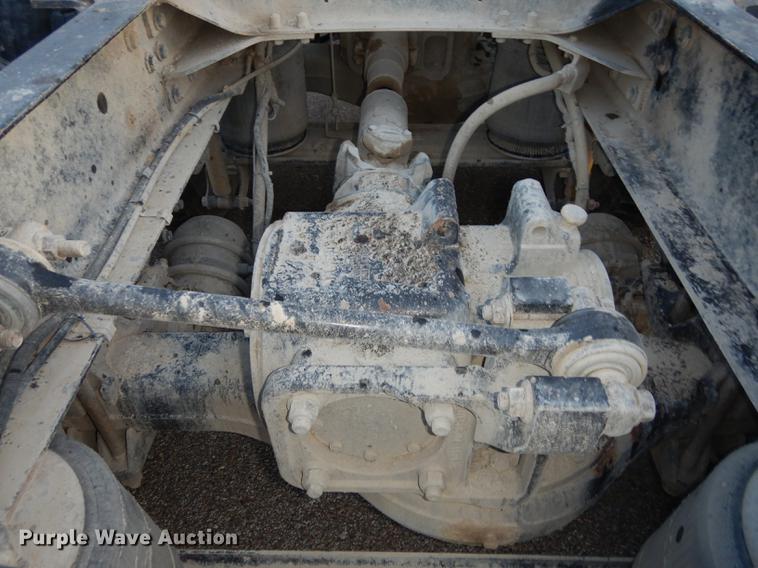 image for item J5605 2001 Mack CH613 semi truck