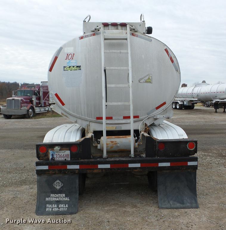 image for item J8548 1988 Fruehauf TAGTZEGF9200 tank trailer