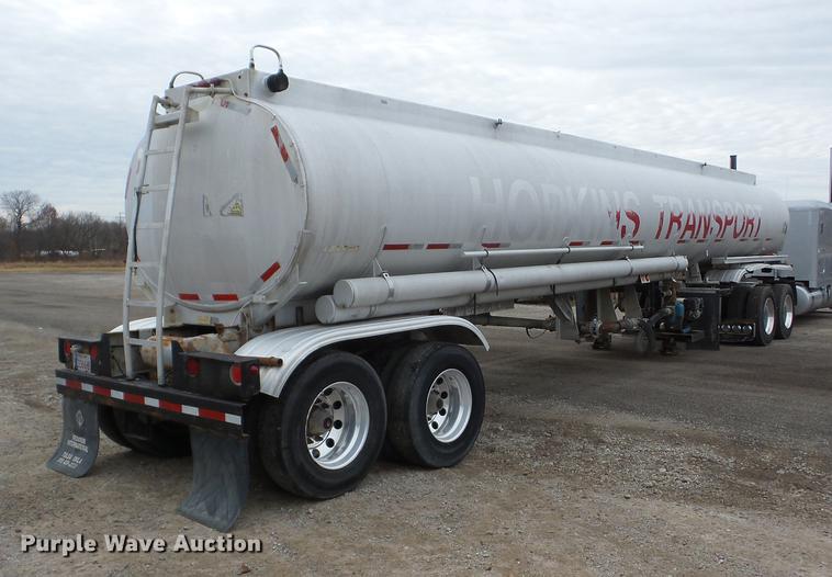 image for item J8548 1988 Fruehauf TAGTZEGF9200 tank trailer