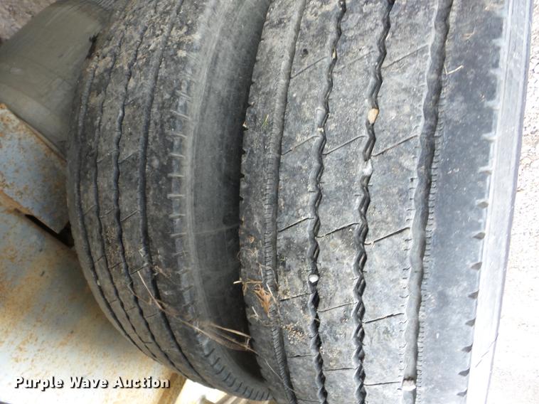 image for item J8548 1988 Fruehauf TAGTZEGF9200 tank trailer