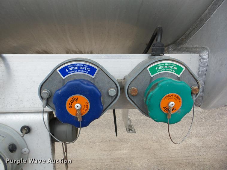 image for item J8549 2014 Tytal tank trailer