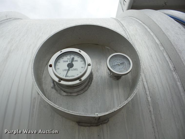 image for item J8549 2014 Tytal tank trailer