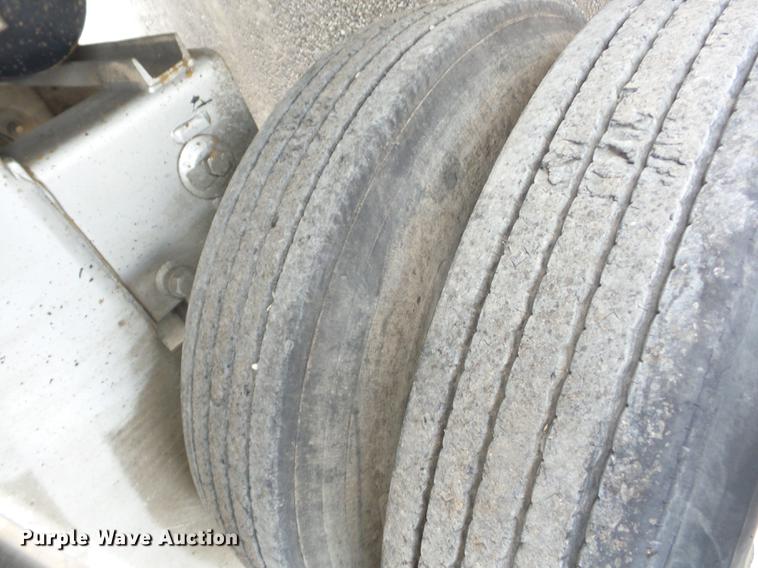 image for item J8549 2014 Tytal tank trailer