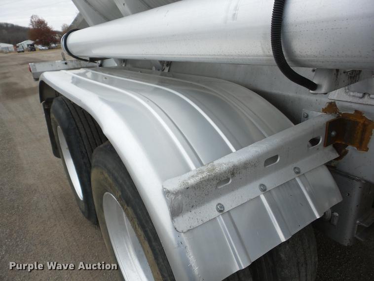 image for item J8549 2014 Tytal tank trailer