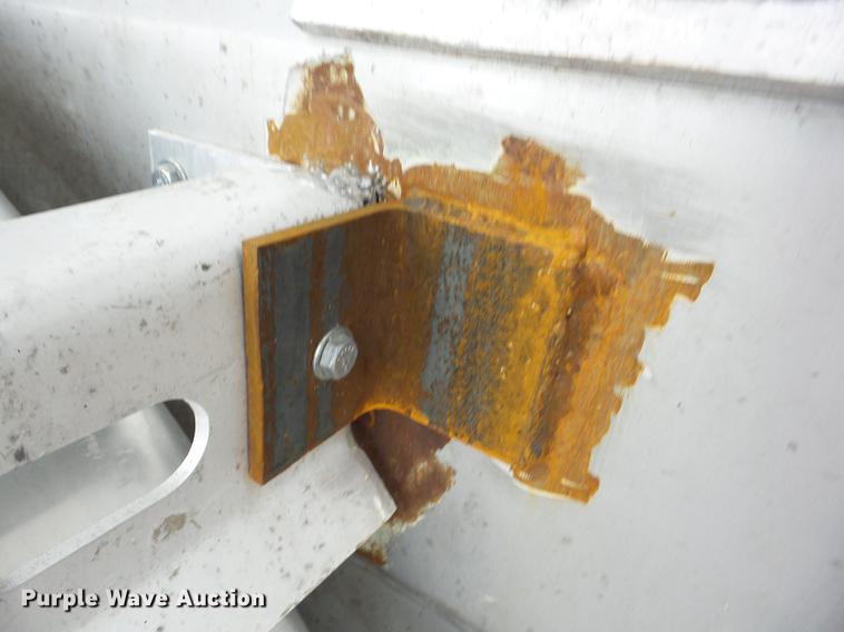 image for item J8549 2014 Tytal tank trailer