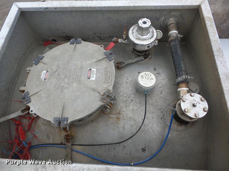 image for item J8549 2014 Tytal tank trailer