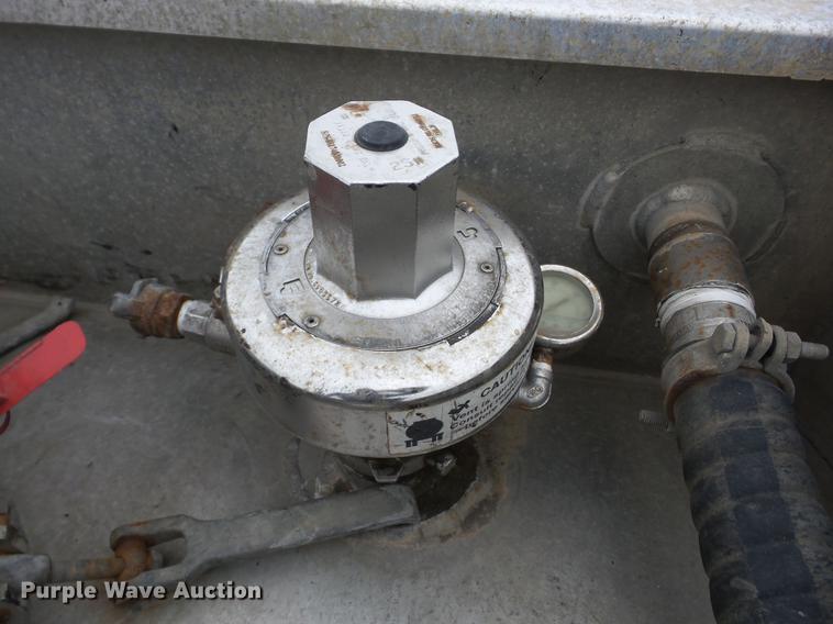 image for item J8549 2014 Tytal tank trailer