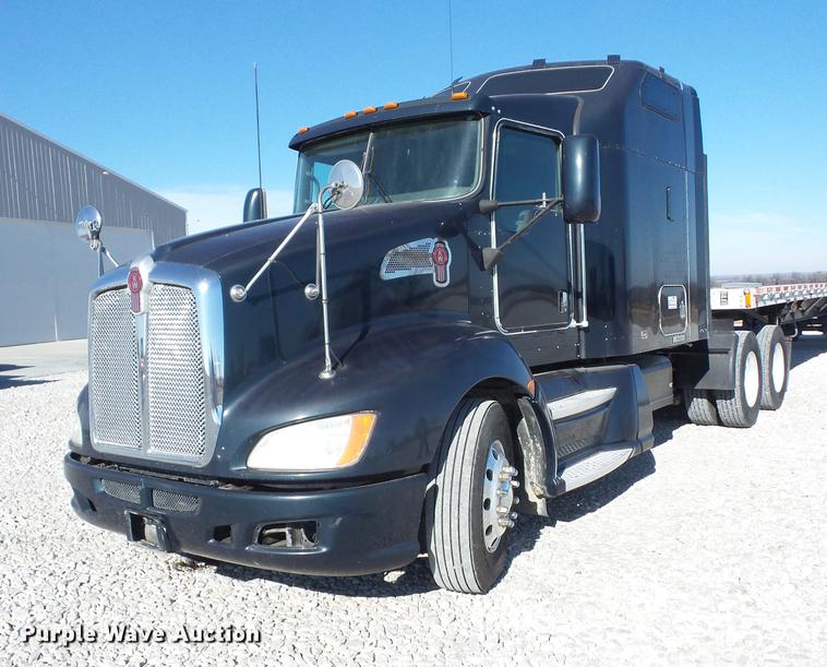 image for item K6315 2008 Kenworth T660 semi truck