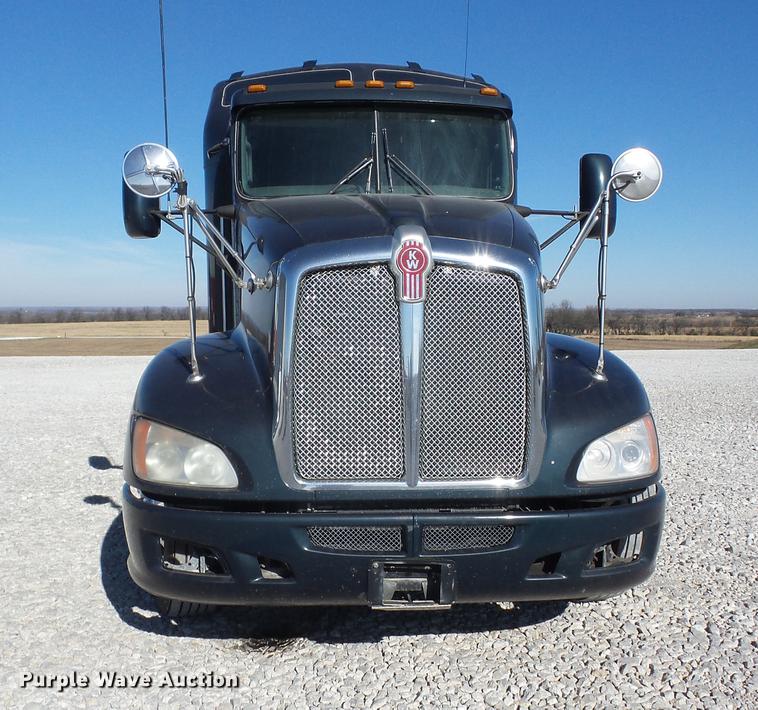 image for item K6315 2008 Kenworth T660 semi truck