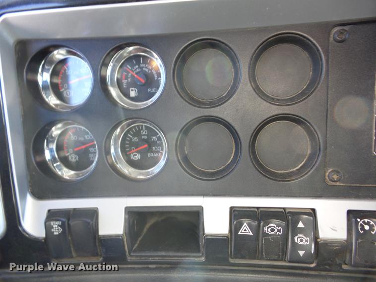image for item K6315 2008 Kenworth T660 semi truck