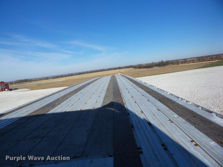 image for item K6316 2000 Wilson CF-900A flatbed trailer