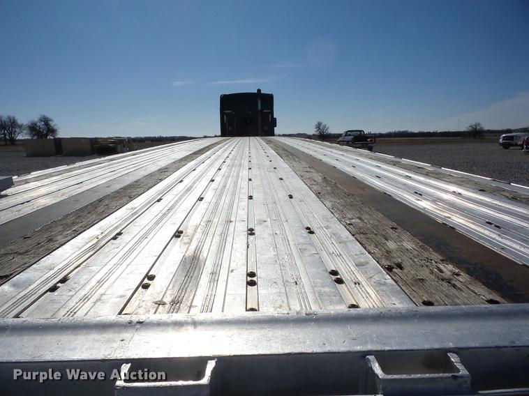 image for item K6316 2000 Wilson CF-900A flatbed trailer