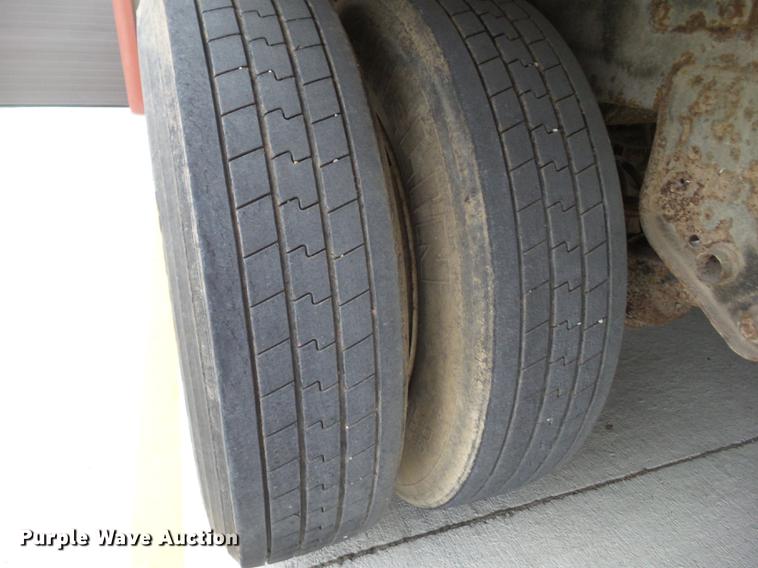 image for item L5648 1996 Stoughton AVW-535T-SC dry van trailer