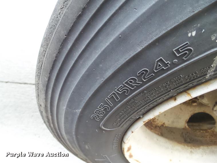 image for item L5648 1996 Stoughton AVW-535T-SC dry van trailer