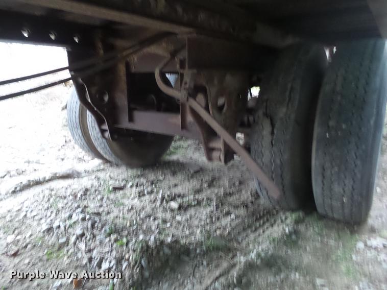 image for item L5649 1979 Fruehauf dry van trailer