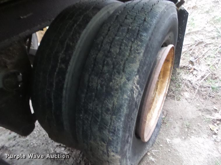 image for item L5649 1979 Fruehauf dry van trailer