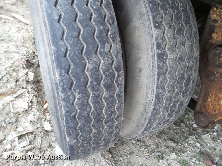 image for item L5649 1979 Fruehauf dry van trailer