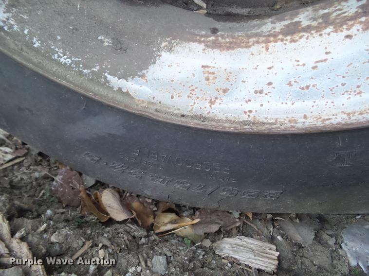 image for item L5649 1979 Fruehauf dry van trailer