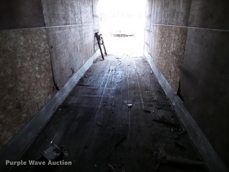 image for item L5649 1979 Fruehauf dry van trailer