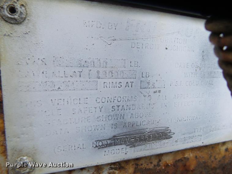 image for item L5649 1979 Fruehauf dry van trailer