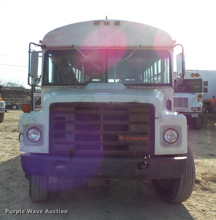 image for item DC1125 1987 International S1800 Thomas Built school bus