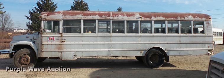 image for item DC1125 1987 International S1800 Thomas Built school bus