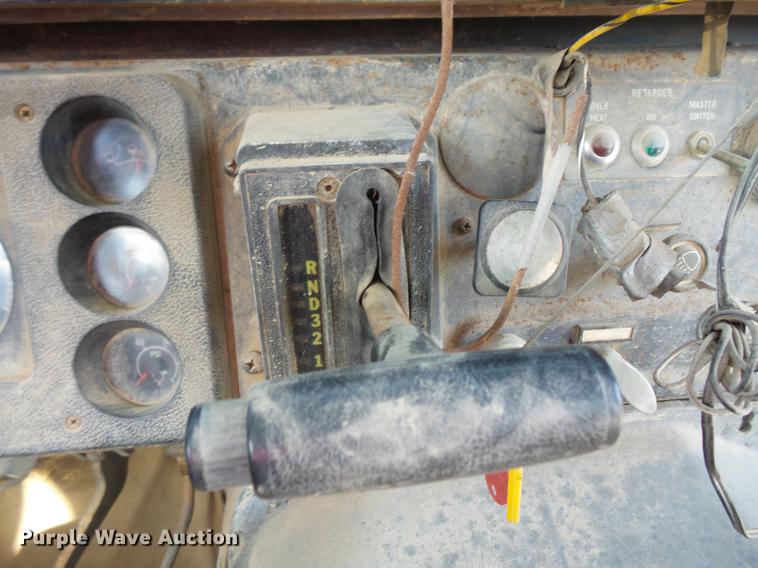 image for item DC1125 1987 International S1800 Thomas Built school bus