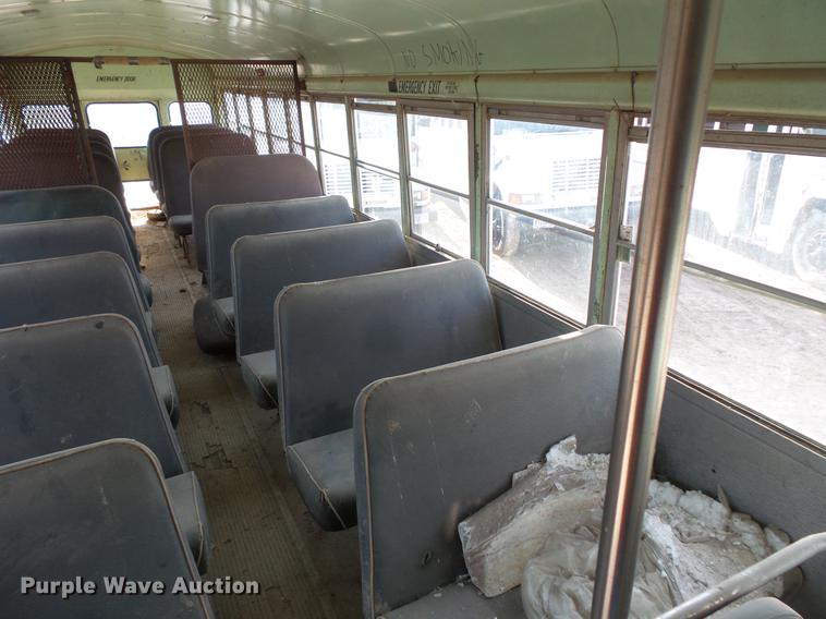 image for item DC1125 1987 International S1800 Thomas Built school bus