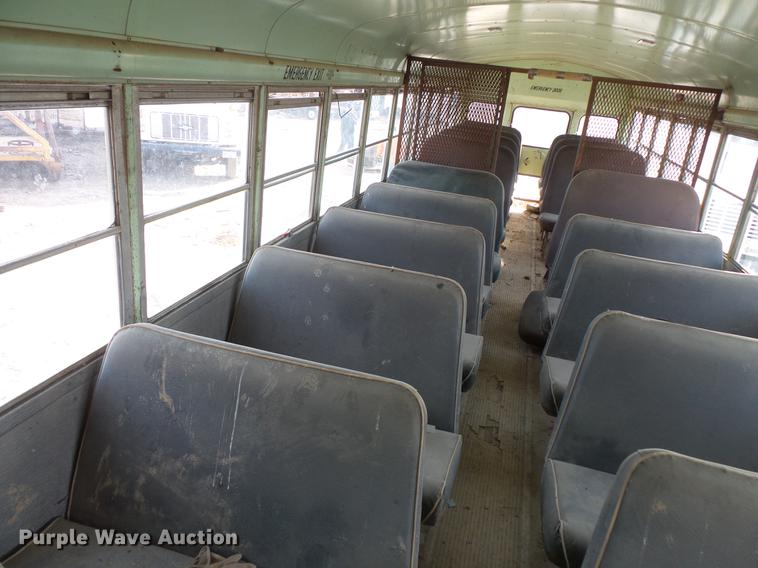 image for item DC1125 1987 International S1800 Thomas Built school bus