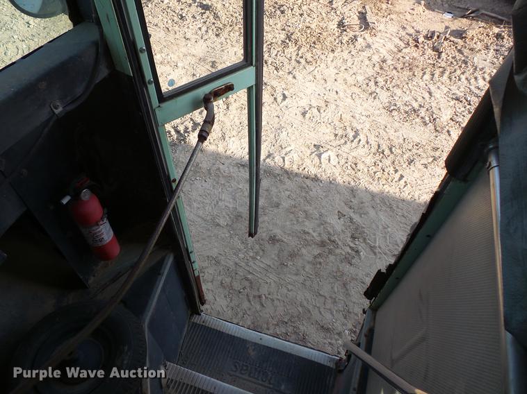 image for item DC1125 1987 International S1800 Thomas Built school bus