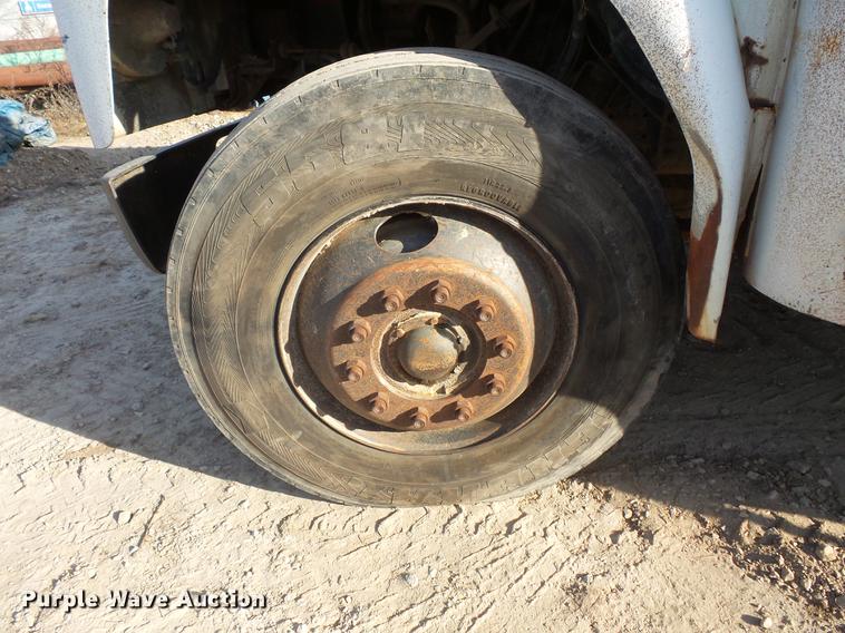 image for item DC1125 1987 International S1800 Thomas Built school bus