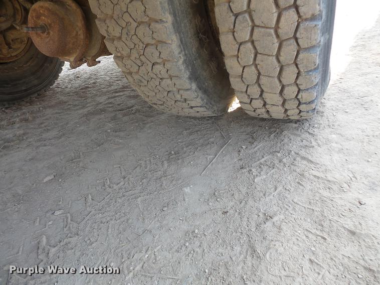 image for item DC1125 1987 International S1800 Thomas Built school bus