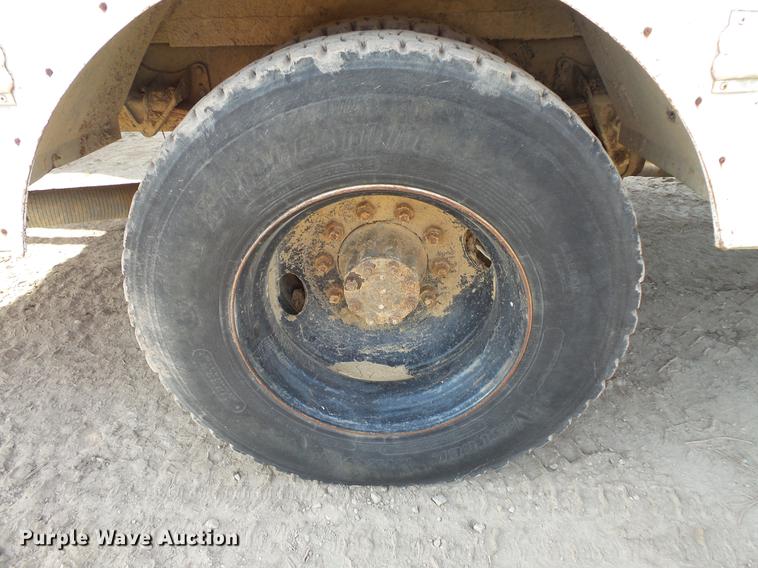 image for item DC1125 1987 International S1800 Thomas Built school bus