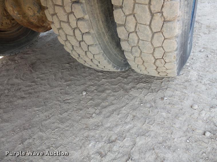 image for item DC1125 1987 International S1800 Thomas Built school bus