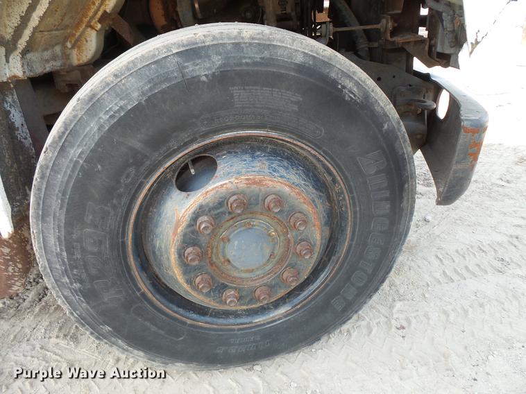 image for item DC1125 1987 International S1800 Thomas Built school bus