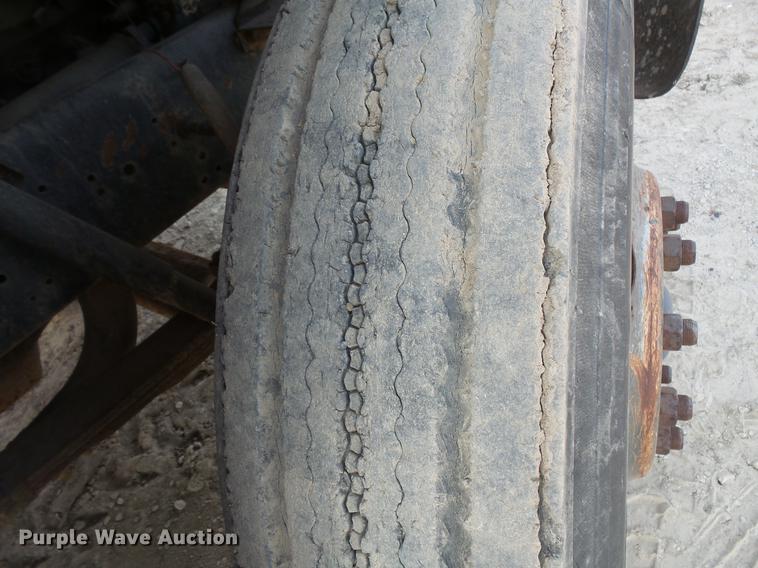 image for item DC1125 1987 International S1800 Thomas Built school bus