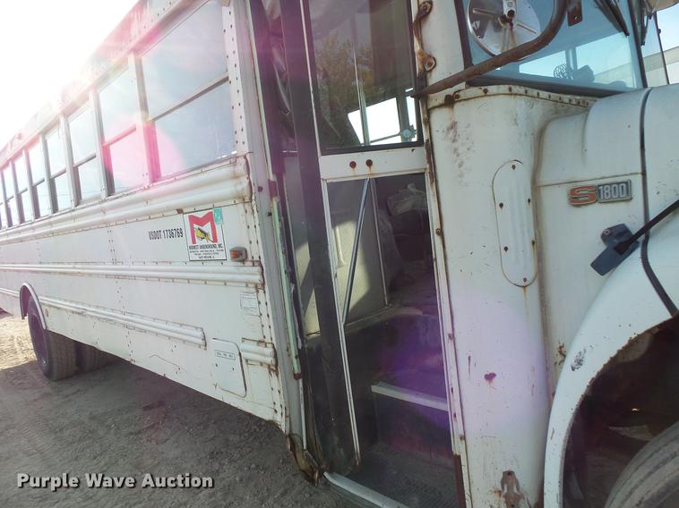 image for item DC1125 1987 International S1800 Thomas Built school bus