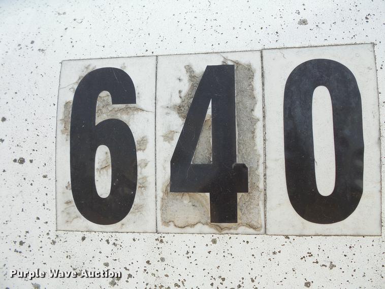 image for item DC1125 1987 International S1800 Thomas Built school bus