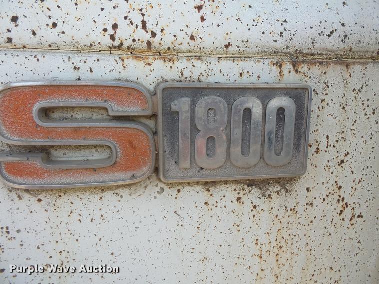 image for item DC1125 1987 International S1800 Thomas Built school bus