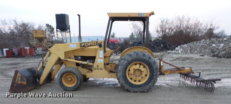 image for item DC5748 Ford 345C tractor