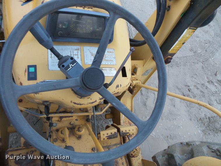 image for item DC5748 Ford 345C tractor