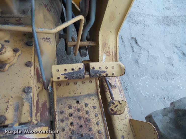 image for item DC5748 Ford 345C tractor