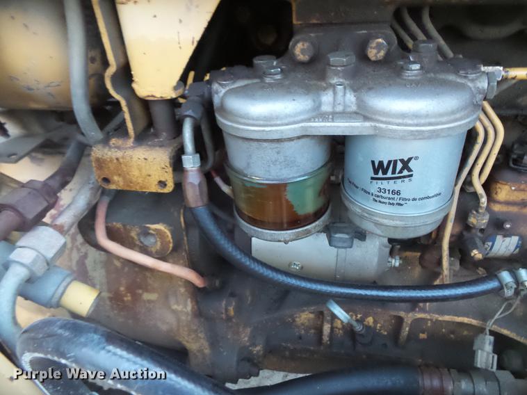 image for item DC5748 Ford 345C tractor