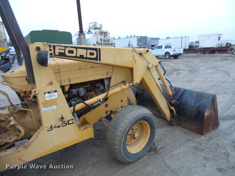 image for item DC5748 Ford 345C tractor